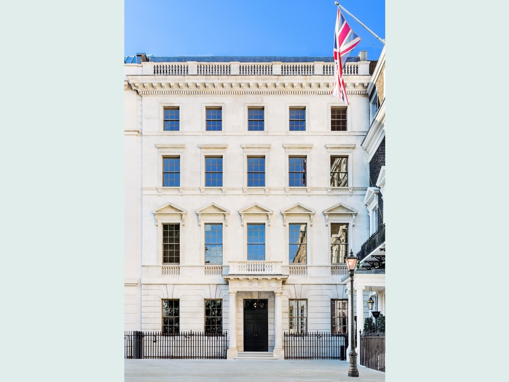 5 St James Sq